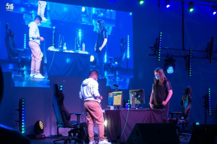 SmashContest-185 (Groß)