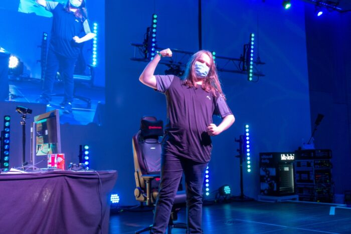 SmashContest-203 (Groß)